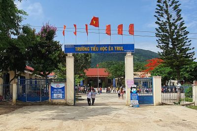 Trường Tiểu học Êa Trul vượt khó đạt chuẩn Quốc gia