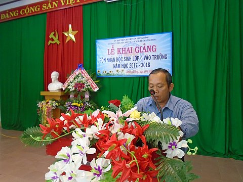 Trường phổ thông DTNT THCS  Krông Bông tưng bừng ngày hội khai giảng năm học 2017-2018